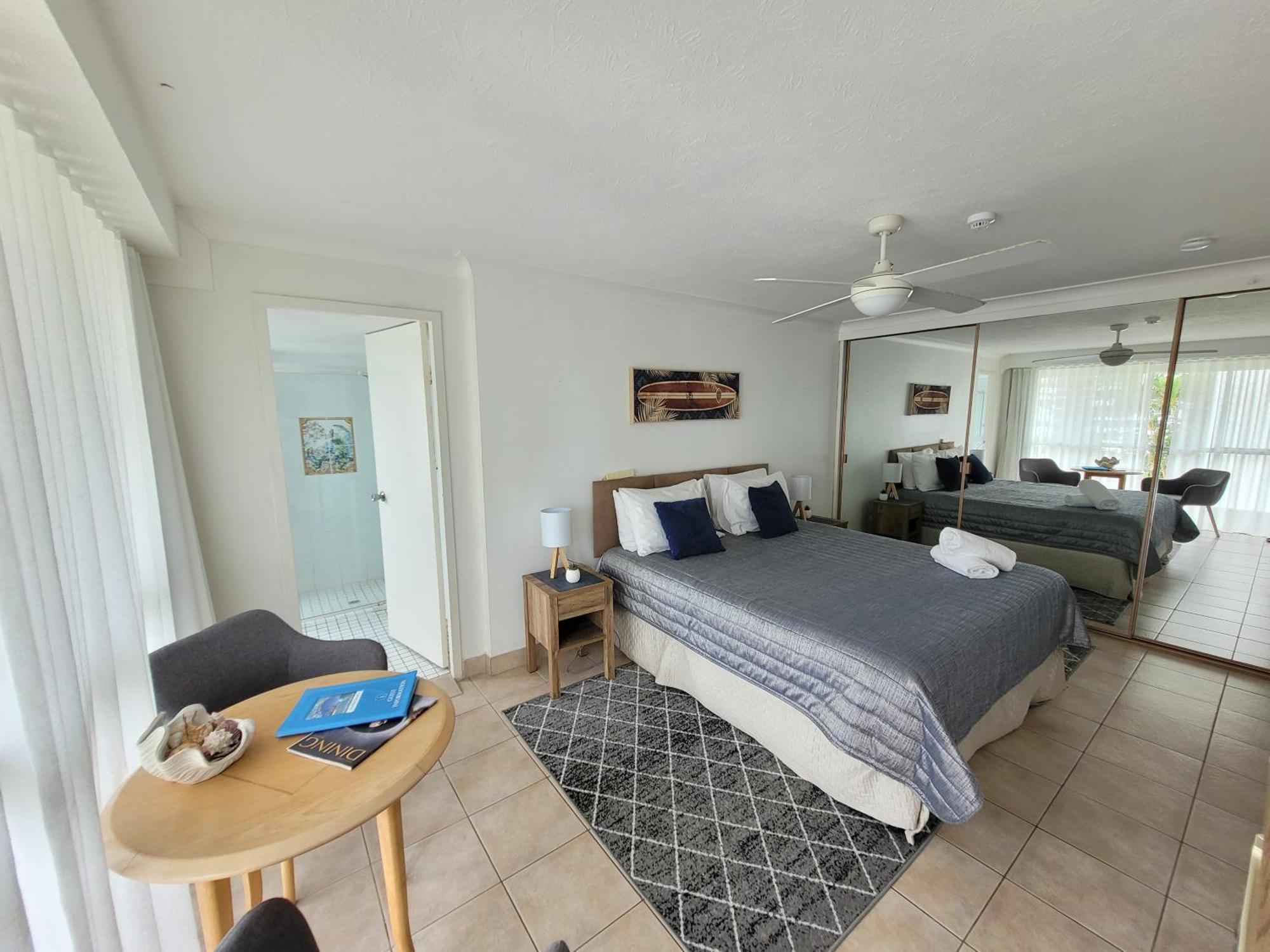 Surfers Chalet Gold Coast Room photo
